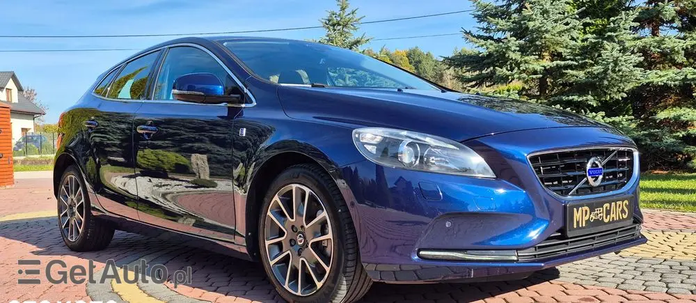 VOLVO V40 D4 Ocean Race