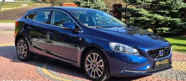 VOLVO V40 D4 Ocean Race