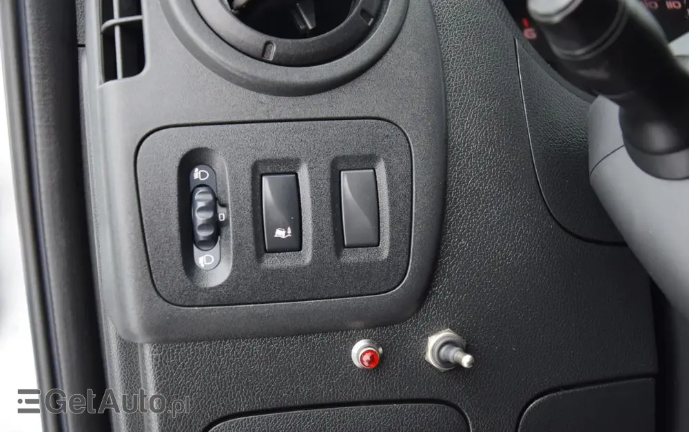 RENAULT MASTER / 2.3 - 150 KM / BRYGADÓWKA / DOKA / 7 OSOBOWY / DOSTAWCZE / BLASZAK / KLIMA / TEMPOMAT / HAK / SPROWADZONY 