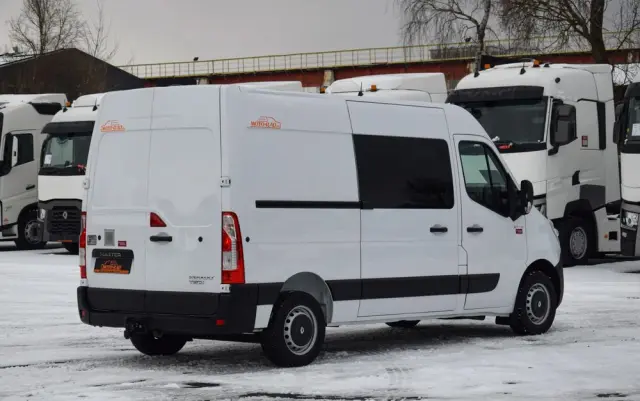 RENAULT MASTER / 2.3 - 150 KM / BRYGADÓWKA / DOKA / 7 OSOBOWY / DOSTAWCZE / BLASZAK / KLIMA / TEMPOMAT / HAK / SPROWADZONY 