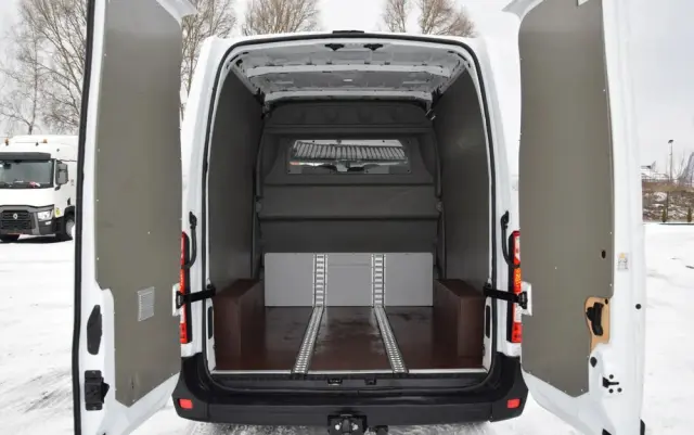 RENAULT MASTER / 2.3 - 150 KM / BRYGADÓWKA / DOKA / 7 OSOBOWY / DOSTAWCZE / BLASZAK / KLIMA / TEMPOMAT / HAK / SPROWADZONY 