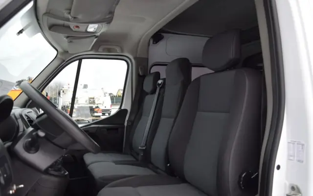 RENAULT MASTER / 2.3 - 150 KM / BRYGADÓWKA / DOKA / 7 OSOBOWY / DOSTAWCZE / BLASZAK / KLIMA / TEMPOMAT / HAK / SPROWADZONY 