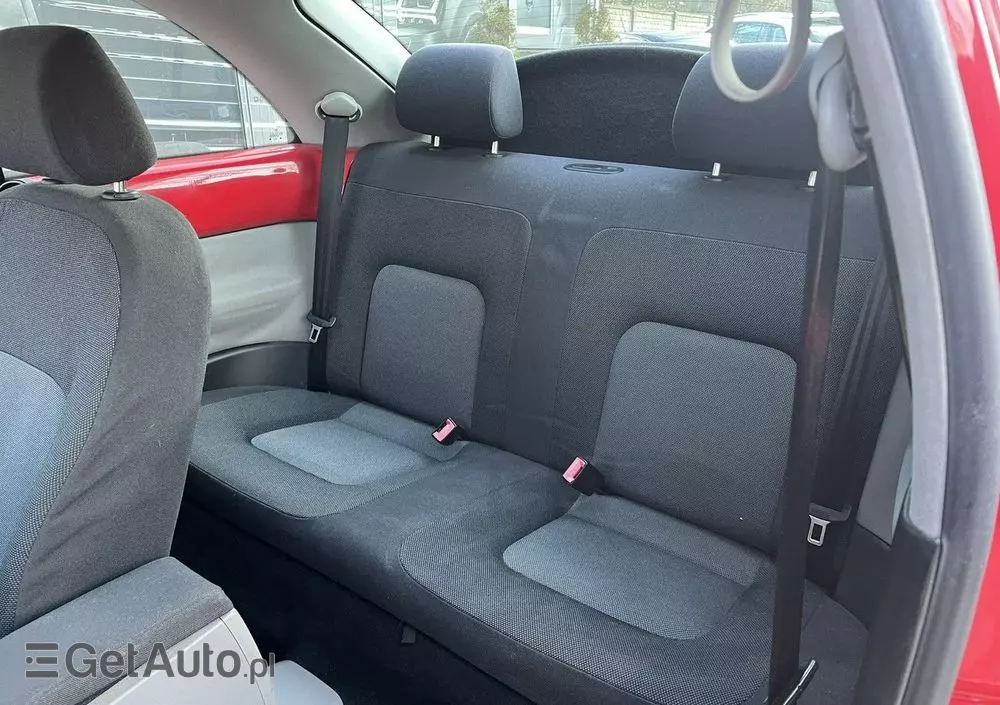 VOLKSWAGEN New Beetle 1.6