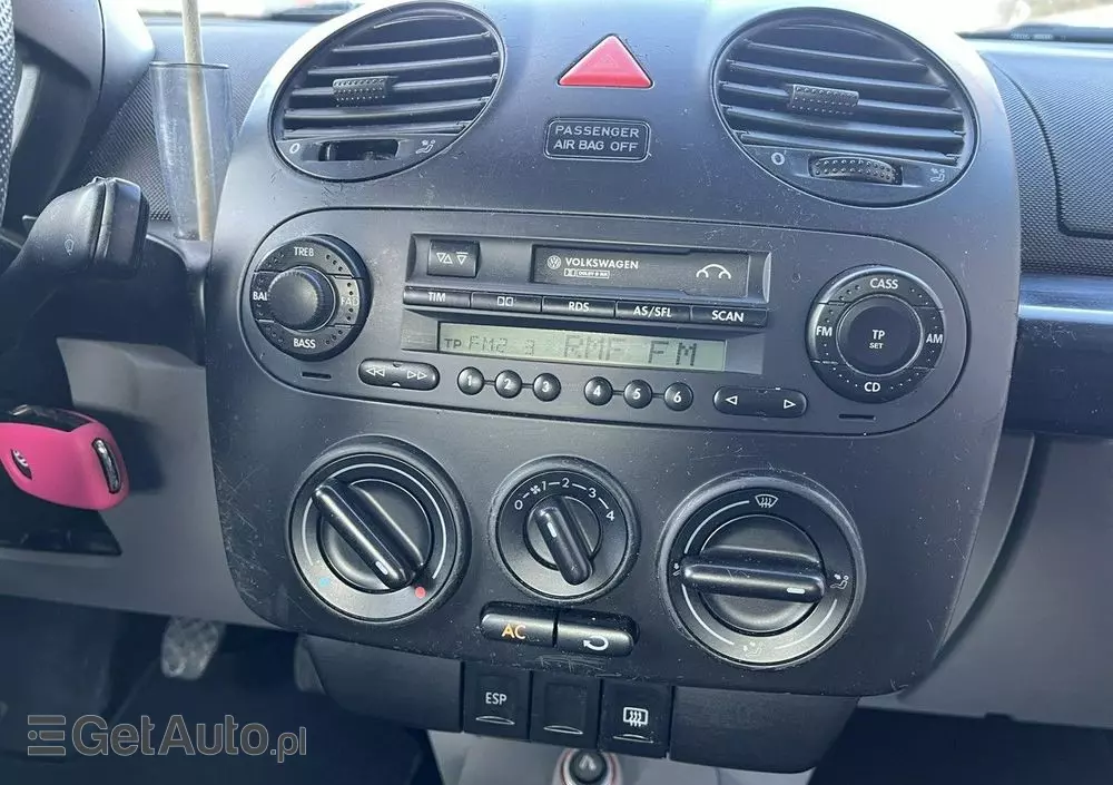 VOLKSWAGEN New Beetle 1.6