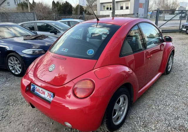 VOLKSWAGEN New Beetle 1.6