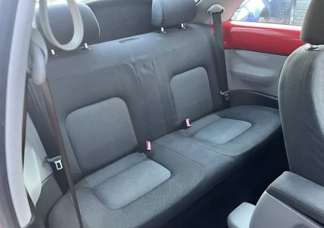 VOLKSWAGEN New Beetle 1.6