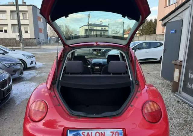 VOLKSWAGEN New Beetle 1.6