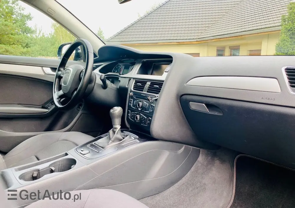 AUDI A4 Limousine 1.8 TFSI Attraction