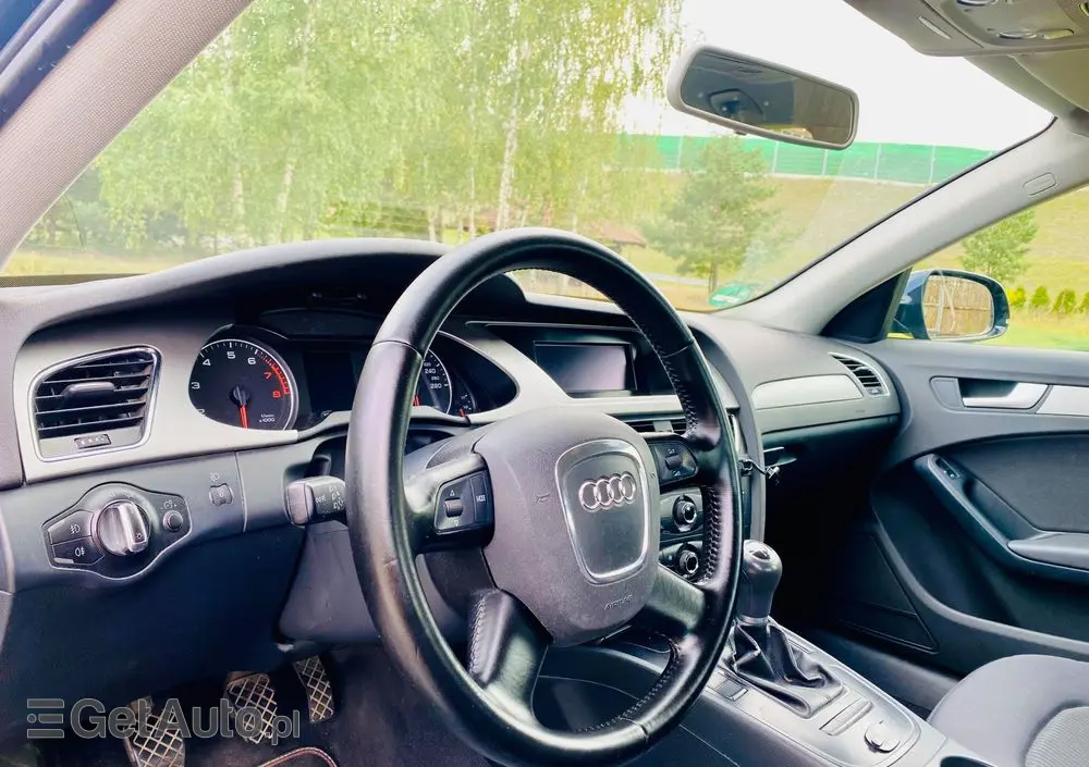 AUDI A4 Limousine 1.8 TFSI Attraction