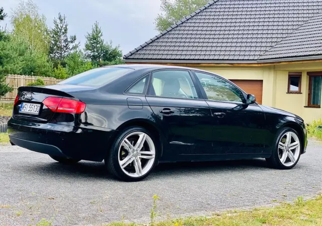 AUDI A4 Limousine 1.8 TFSI Attraction