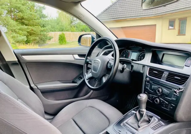 AUDI A4 Limousine 1.8 TFSI Attraction