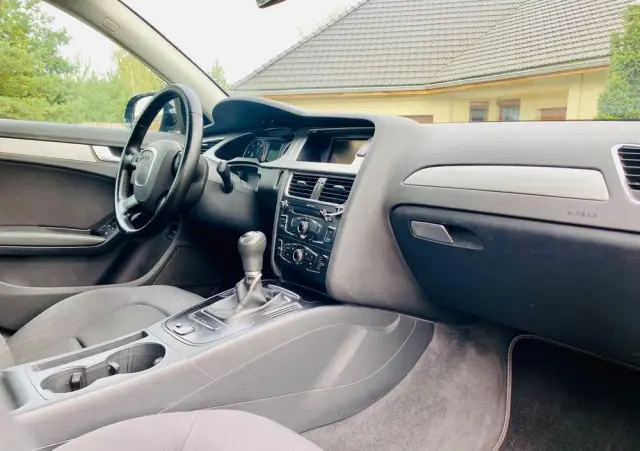 AUDI A4 Limousine 1.8 TFSI Attraction