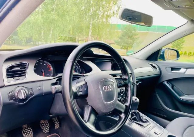 AUDI A4 Limousine 1.8 TFSI Attraction