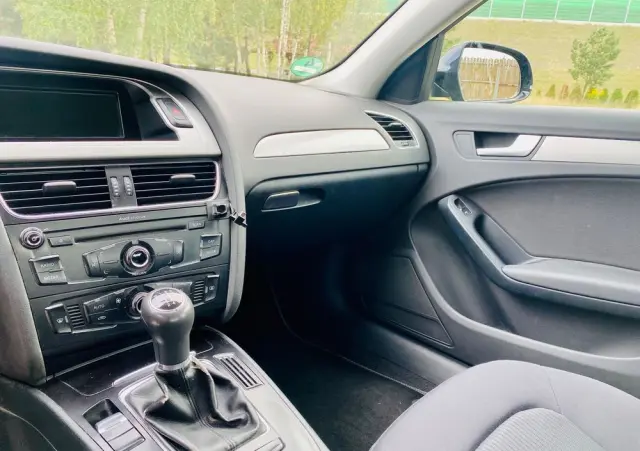 AUDI A4 Limousine 1.8 TFSI Attraction