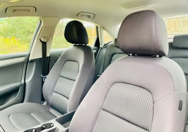 AUDI A4 Limousine 1.8 TFSI Attraction