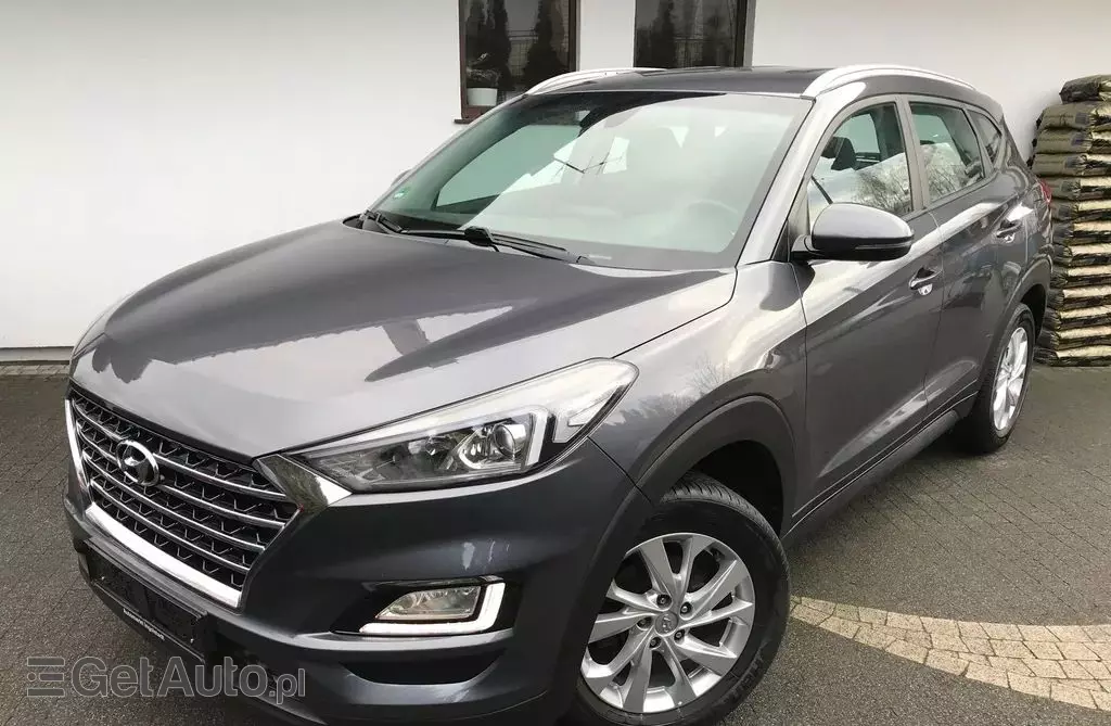 HYUNDAI Tucson 