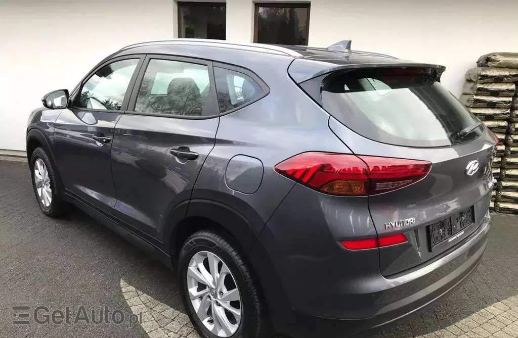 HYUNDAI Tucson 
