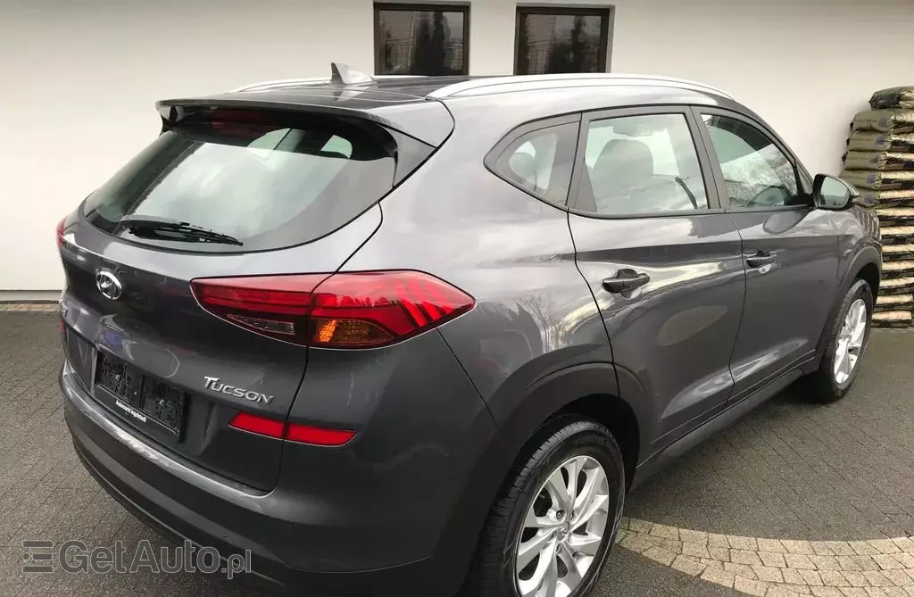 HYUNDAI Tucson 