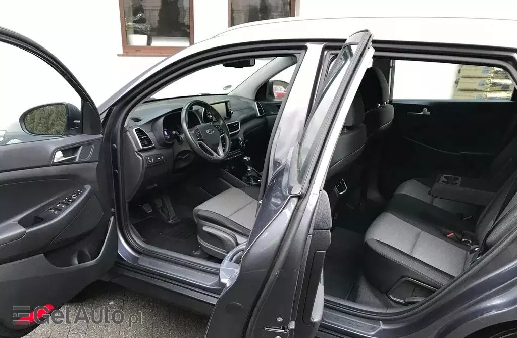 HYUNDAI Tucson 