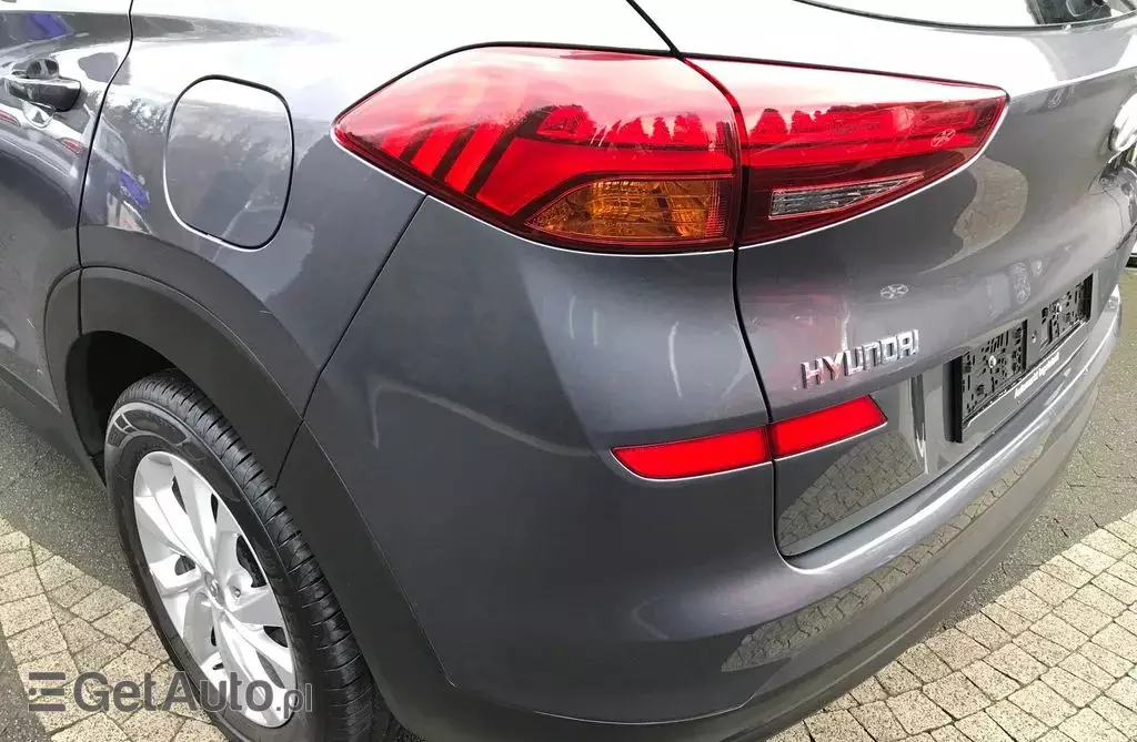 HYUNDAI Tucson 