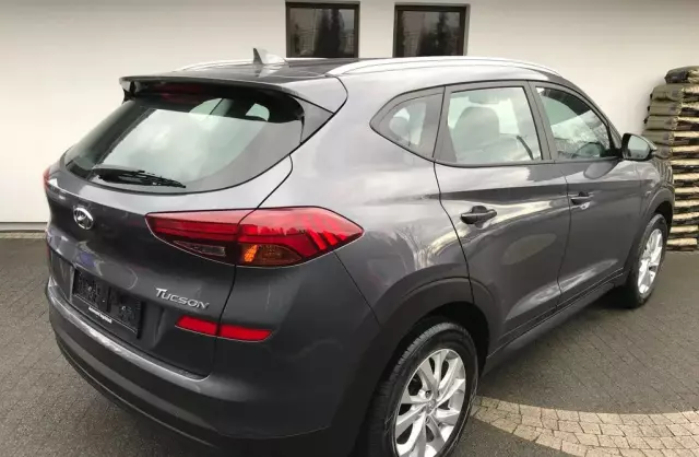HYUNDAI Tucson 