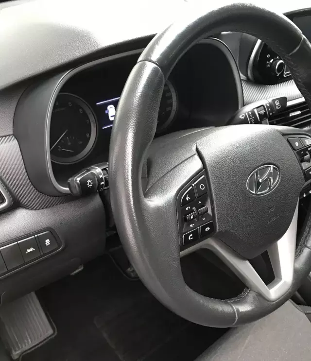 HYUNDAI Tucson 