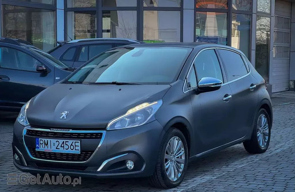 PEUGEOT 208 