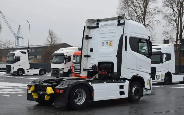 FORD F-MAX 500 / RETARDER / KLIMATYZACJA POSTOJOWA / ACC / NAWIGACJA / KLIMA / LEDY / 2 ZBIORNIKI / FULL SPILERY / 2023 / NISKI PRZEBIEG / FULL OPCJA / GWARANCJA PRODUCENTA / SERWISOWANY / SPROWADZONY 