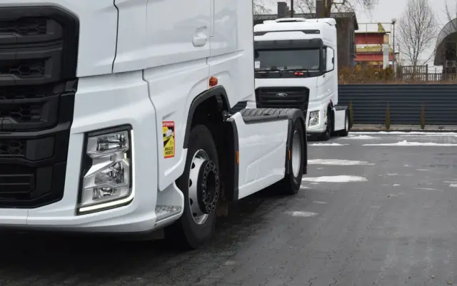 FORD F-MAX 500 / RETARDER / KLIMATYZACJA POSTOJOWA / ACC / NAWIGACJA / KLIMA / LEDY / 2 ZBIORNIKI / FULL SPILERY / 2023 / NISKI PRZEBIEG / FULL OPCJA / GWARANCJA PRODUCENTA / SERWISOWANY / SPROWADZONY 