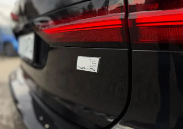 VOLVO V90 