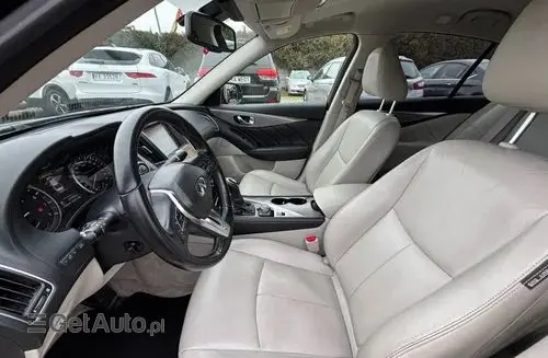 INFINITI Q50 