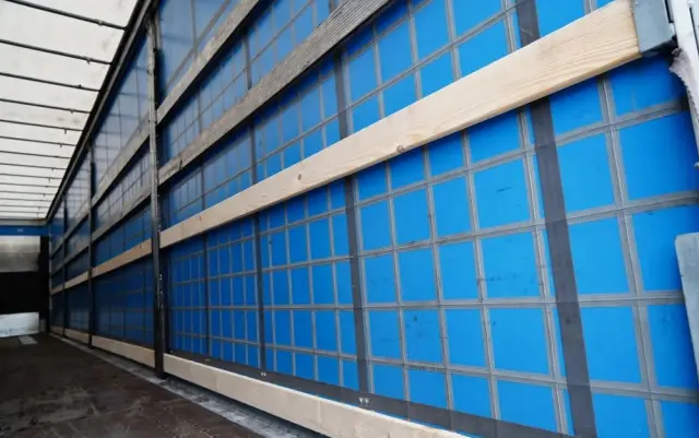 SCHMITZ CARGOBULL FIRANKA / STANDARD / PLANDEKA ZBROJONA 