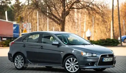 MITSUBISHI Lancer 