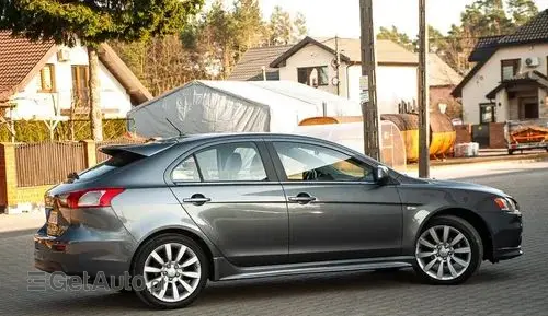 MITSUBISHI Lancer 