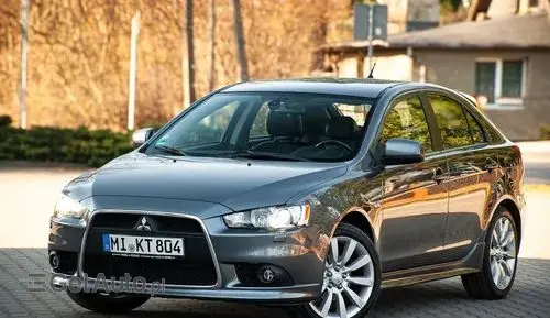 MITSUBISHI Lancer 