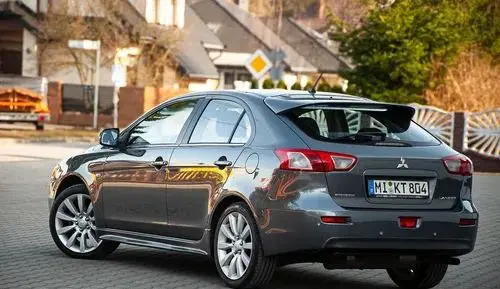 MITSUBISHI Lancer 