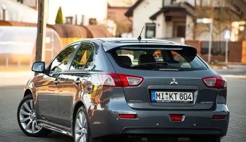 MITSUBISHI Lancer 