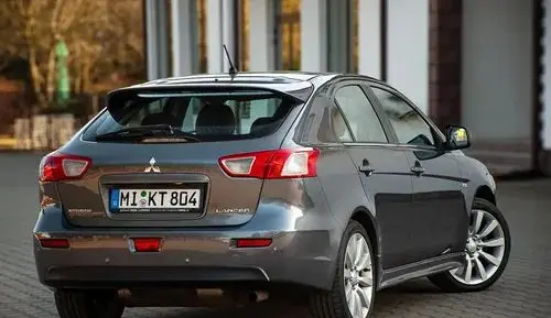MITSUBISHI Lancer 