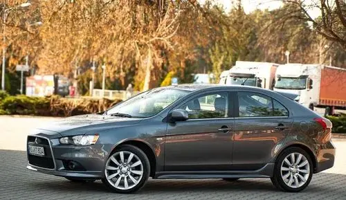 MITSUBISHI Lancer 