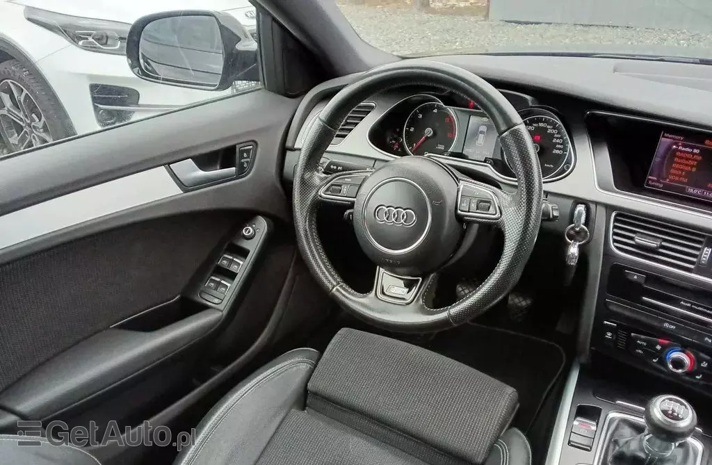 AUDI A4 