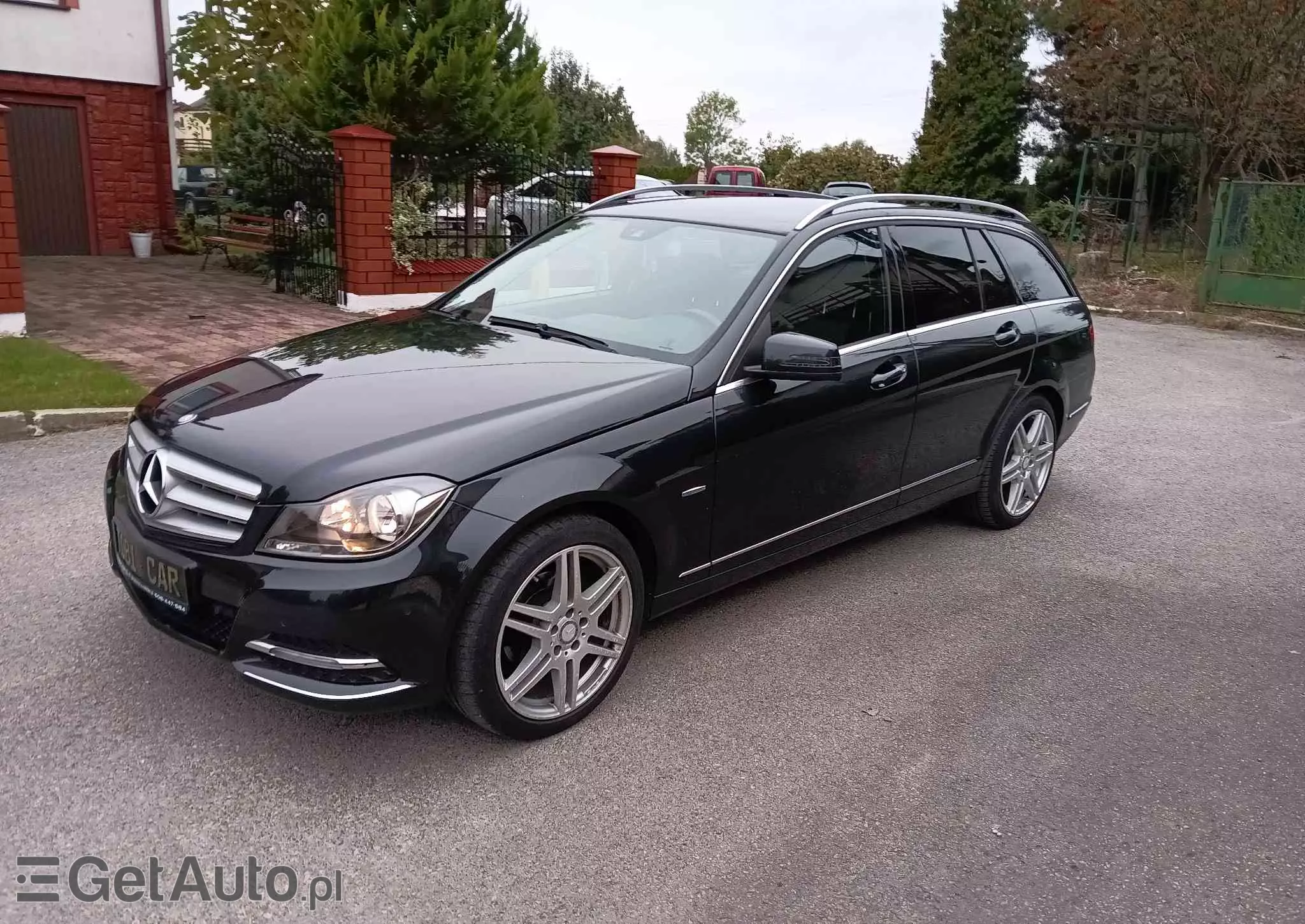 MERCEDES-BENZ Klasa C 220 T CDI DPF (BlueEFFICIENCY) Avantgarde