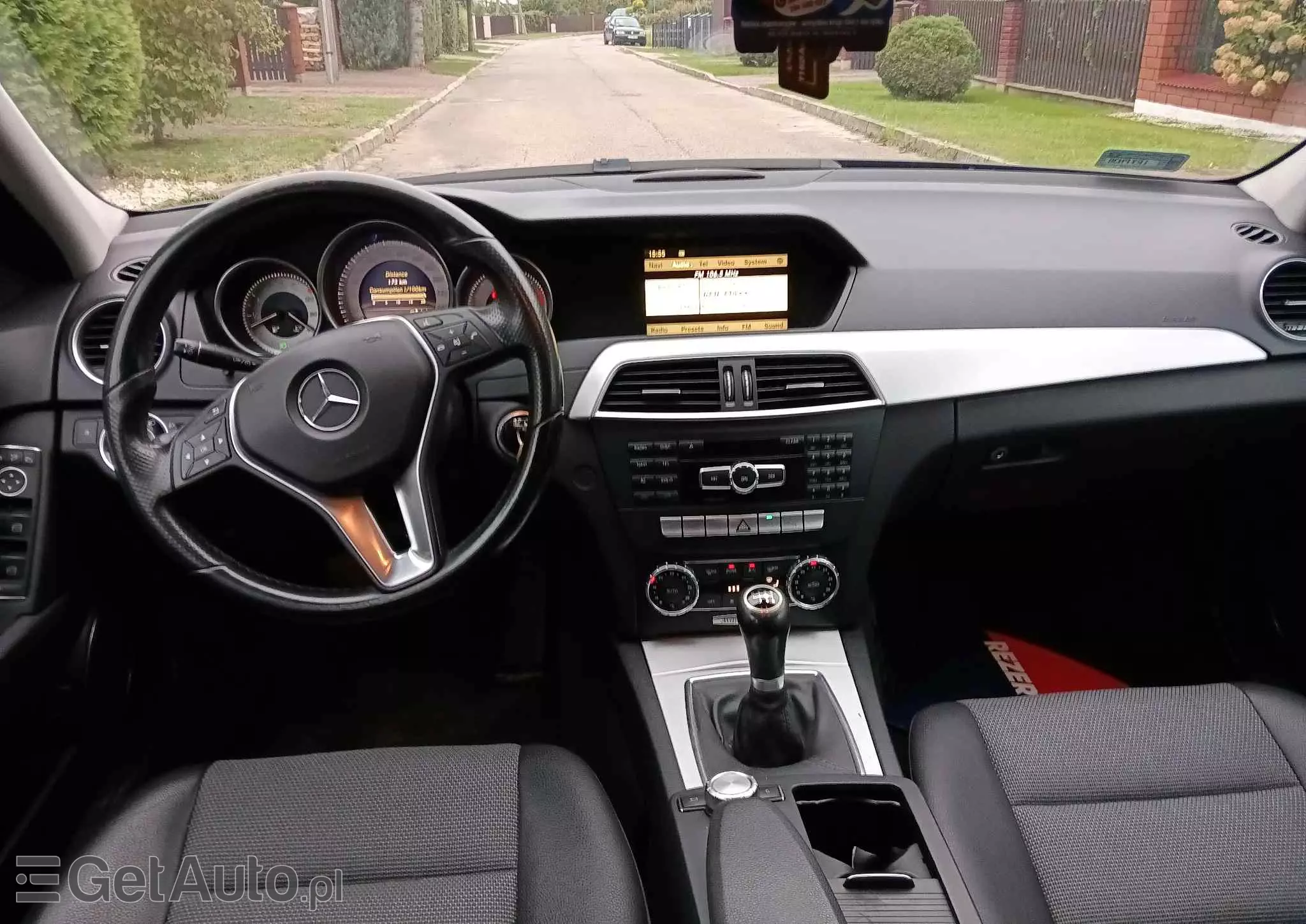 MERCEDES-BENZ Klasa C 220 T CDI DPF (BlueEFFICIENCY) Avantgarde