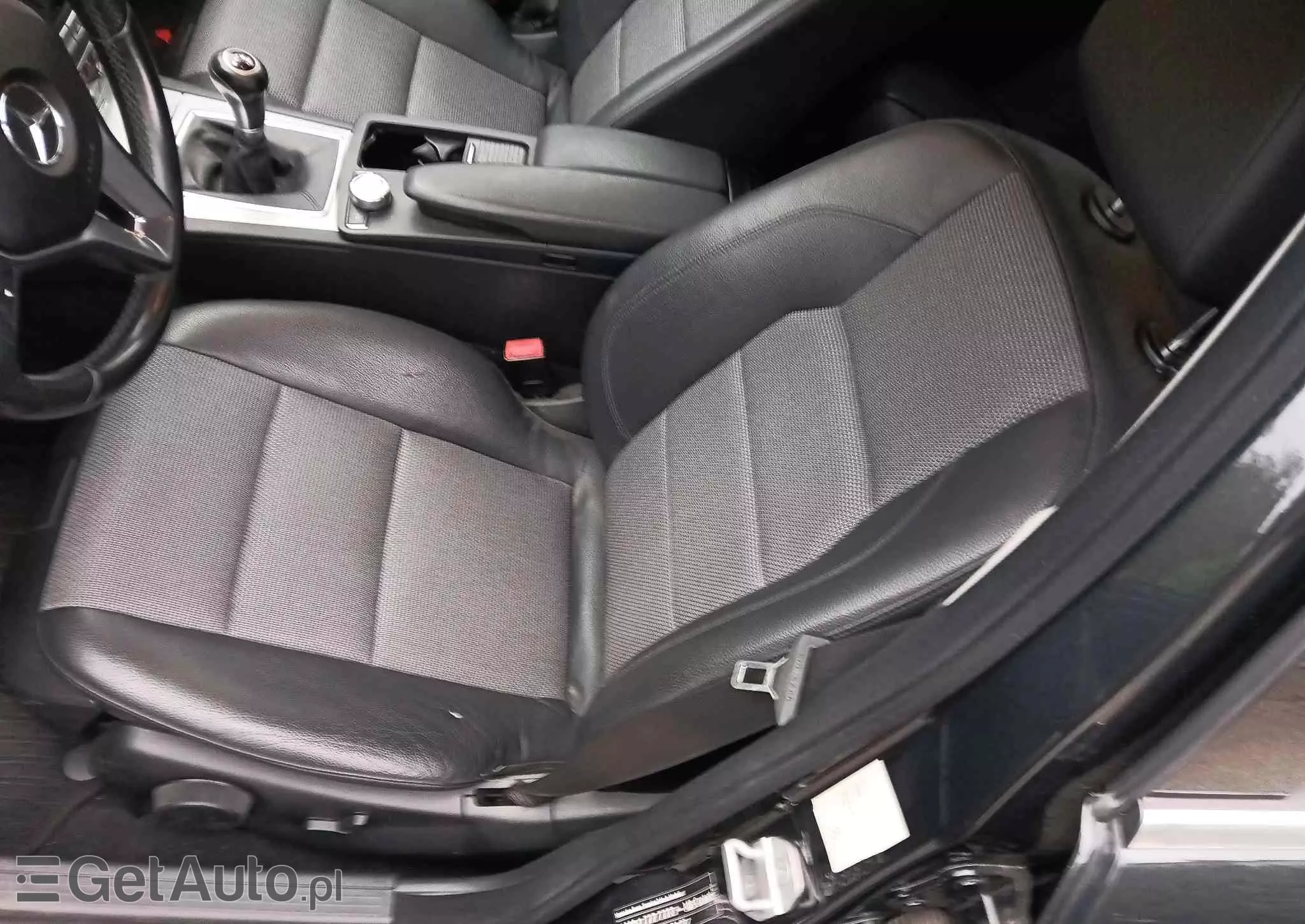 MERCEDES-BENZ Klasa C 220 T CDI DPF (BlueEFFICIENCY) Avantgarde