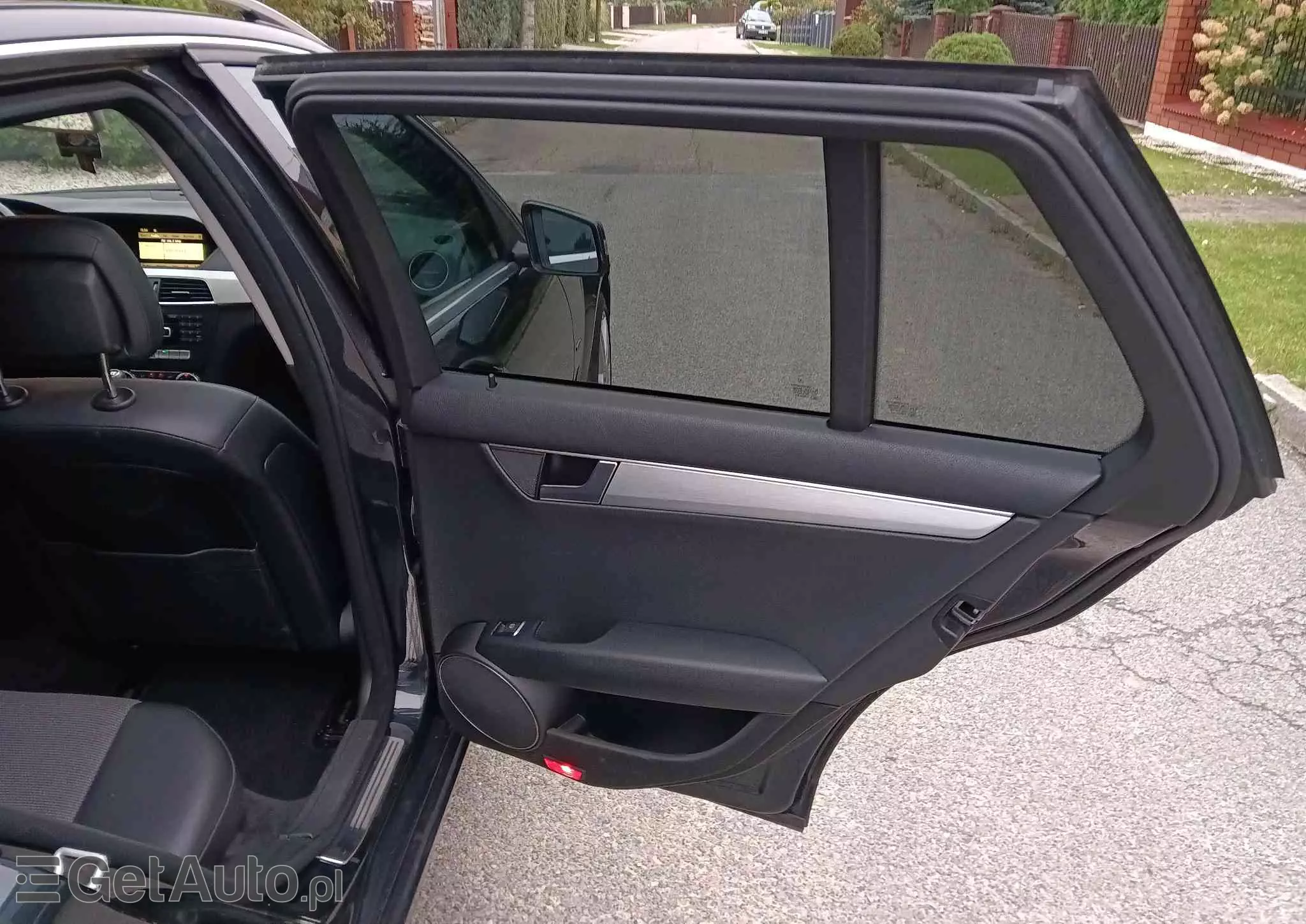 MERCEDES-BENZ Klasa C 220 T CDI DPF (BlueEFFICIENCY) Avantgarde