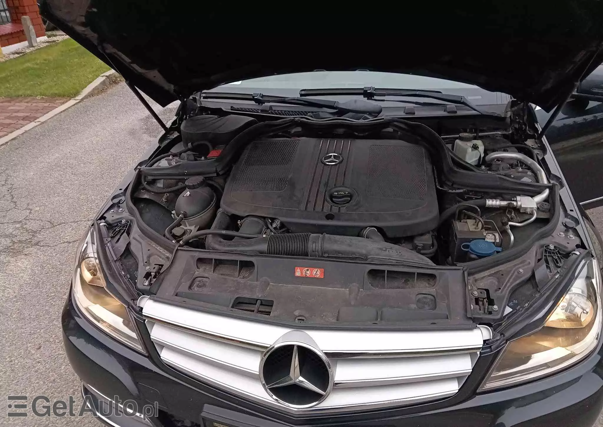 MERCEDES-BENZ Klasa C 220 T CDI DPF (BlueEFFICIENCY) Avantgarde