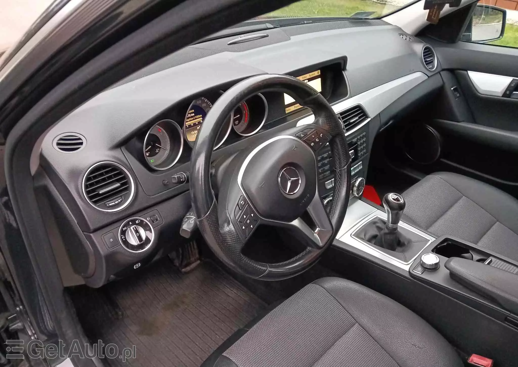 MERCEDES-BENZ Klasa C 220 T CDI DPF (BlueEFFICIENCY) Avantgarde