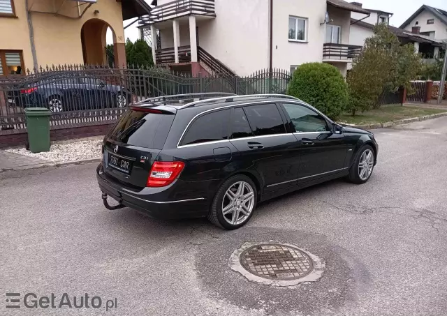 MERCEDES-BENZ Klasa C 220 T CDI DPF (BlueEFFICIENCY) Avantgarde