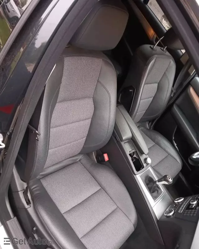 MERCEDES-BENZ Klasa C 220 T CDI DPF (BlueEFFICIENCY) Avantgarde