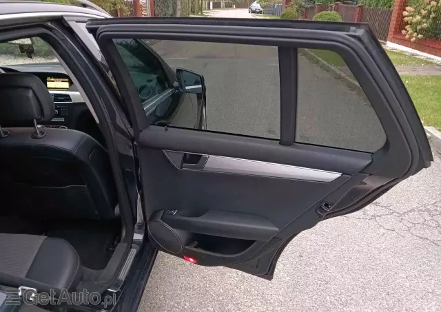MERCEDES-BENZ Klasa C 220 T CDI DPF (BlueEFFICIENCY) Avantgarde