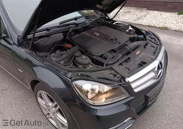 MERCEDES-BENZ Klasa C 220 T CDI DPF (BlueEFFICIENCY) Avantgarde